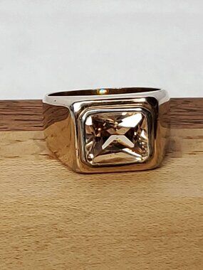 Rhinestone Cocktail Ring Sz 10.75 Champagne Gold Tone Bezel Set Rectangle READ